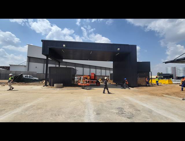 3,651M² WAREHOUSE TO LET IN JET PARK